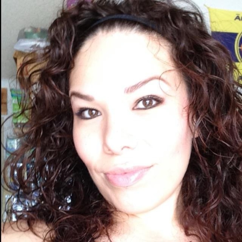 Meet your Posher, Esmeralda